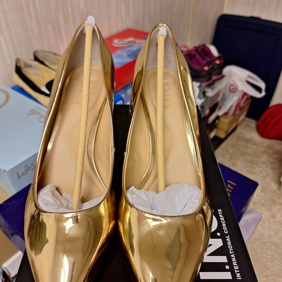 I.N.C. International Concepts Women's Zitah Pointed Toe Pumps - 8.5W - Picture 1 of 4